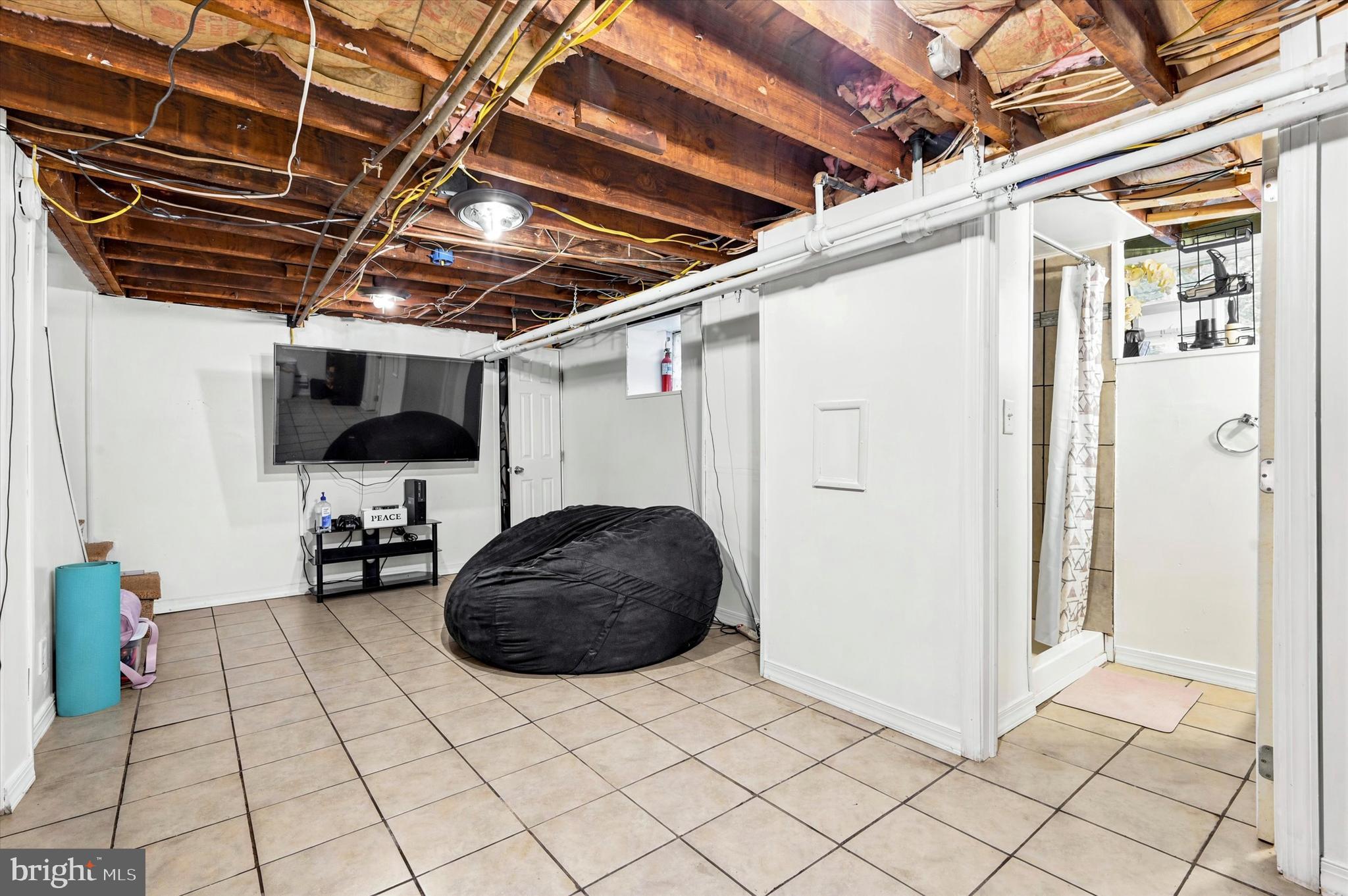 1210 Harding Drive Havertown, PA 19083 - Photo 19 of 25 a room with lots of appliances and furniture