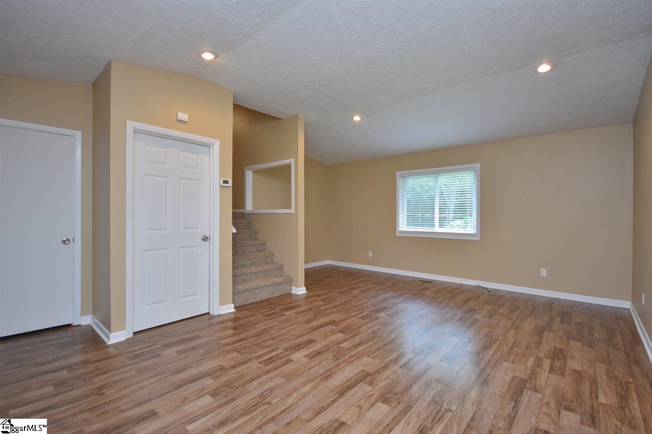 155 Lincoln Road Taylors, SC 29687 - Photo 3 of 22 Gallery Image 3