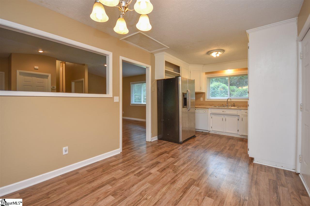 155 Lincoln Road Taylors, SC 29687 - Photo 4 of 22 Gallery Image 4