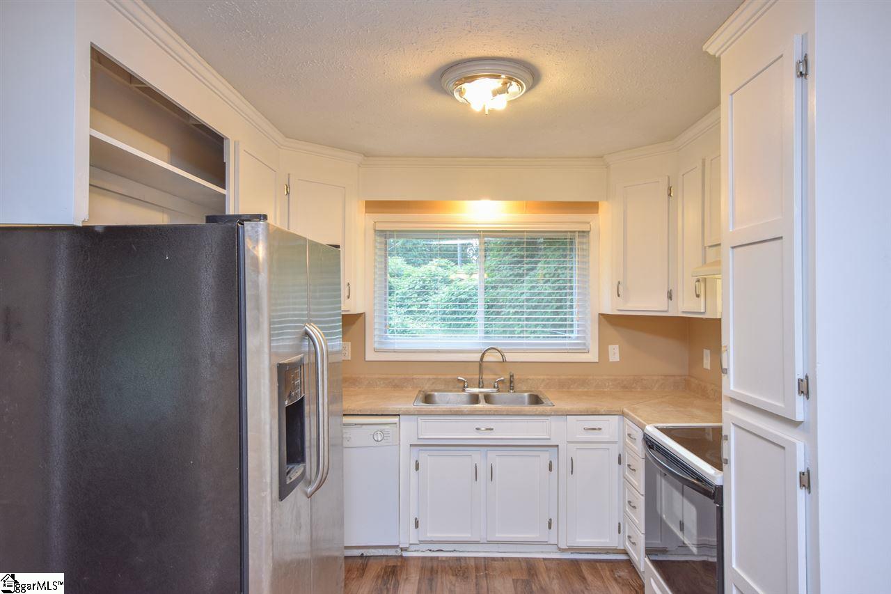155 Lincoln Road Taylors, SC 29687 - Photo 5 of 22 Gallery Image 5
