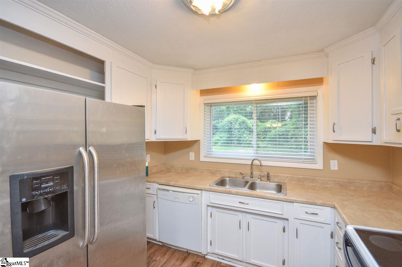 155 Lincoln Road Taylors, SC 29687 - Photo 6 of 22 Gallery Image 6