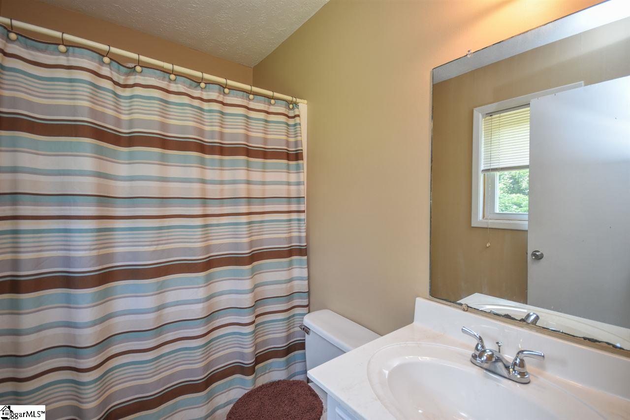 155 Lincoln Road Taylors, SC 29687 - Photo 10 of 22 Gallery Image 10