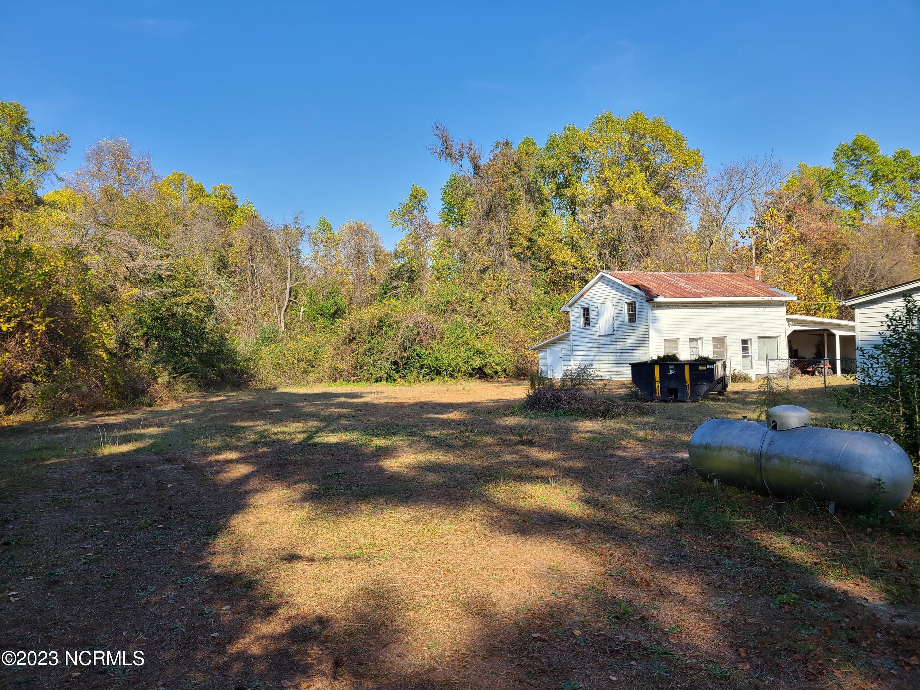 1522 High House Road Clinton, NC 28328 - Photo 4 of 22 20231108_135830