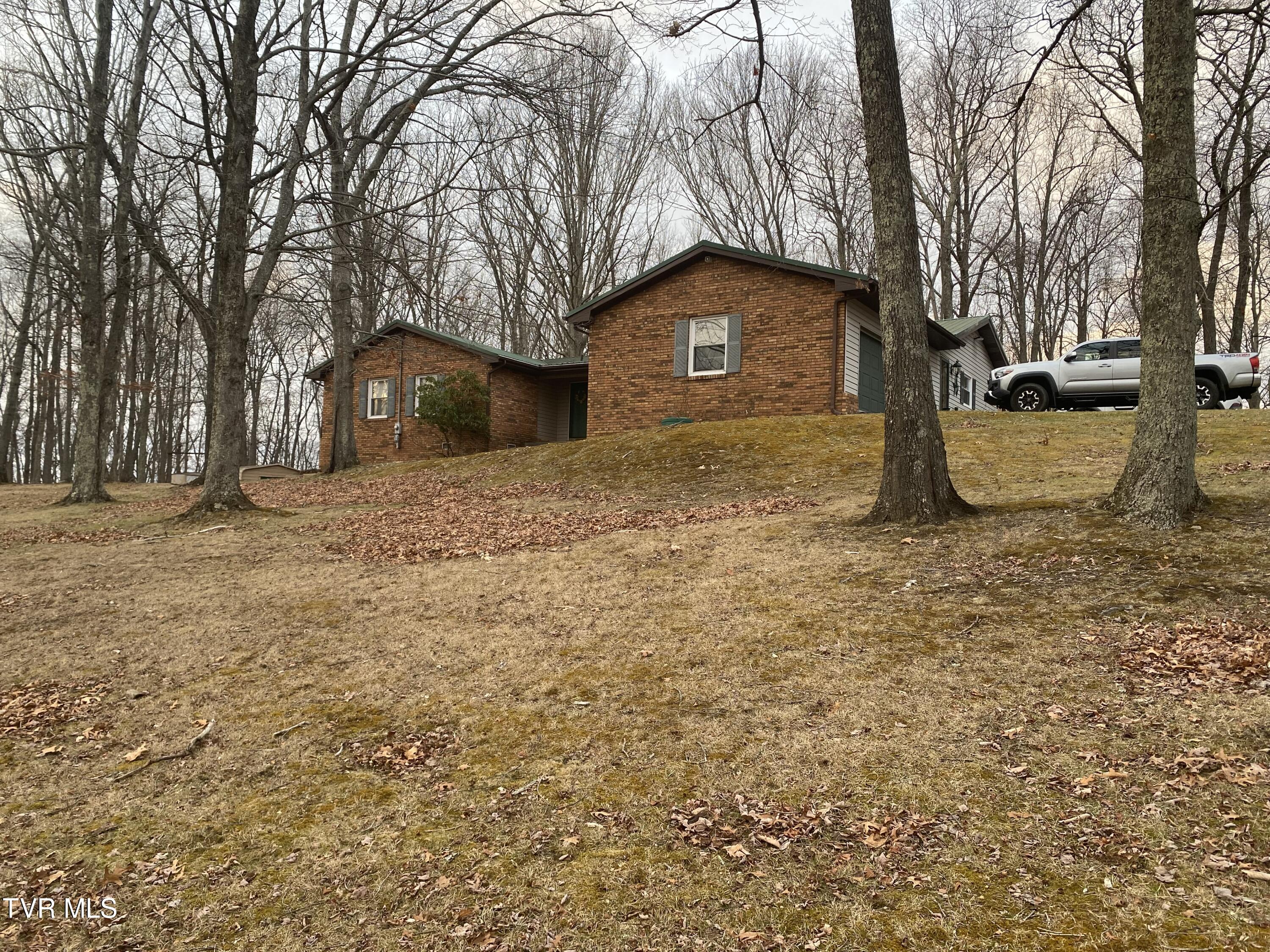 7113 Appletree Road Wise, VA 24293 - Photo 4 of 84 IMG_3974
