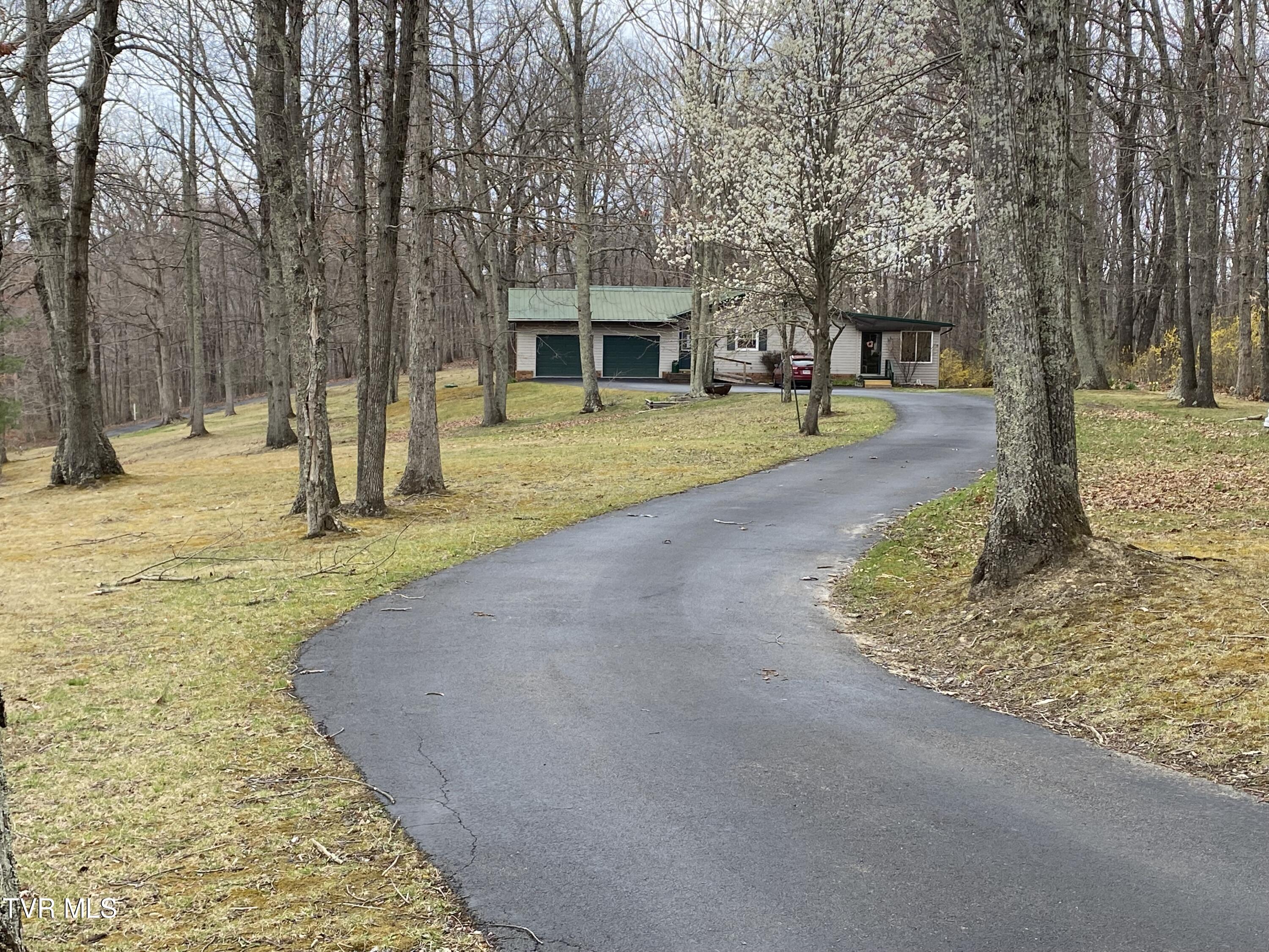 7113 Appletree Road Wise, VA 24293 - Photo 53 of 84 IMG_4080
