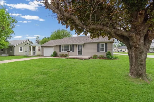 $147,500 | 200 East 5th Street, Norborne, MO 64668