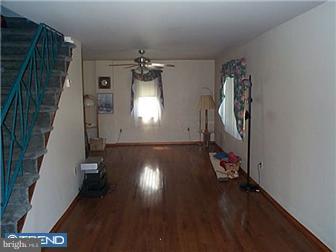 715 Fourth Avenue Croydon, PA 19021 - Photo 9 of 12 Living Room