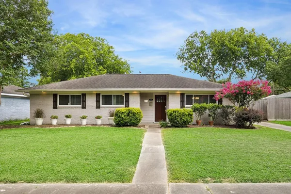 $325,000 | 5759 Firenza Drive, Houston, TX 77035