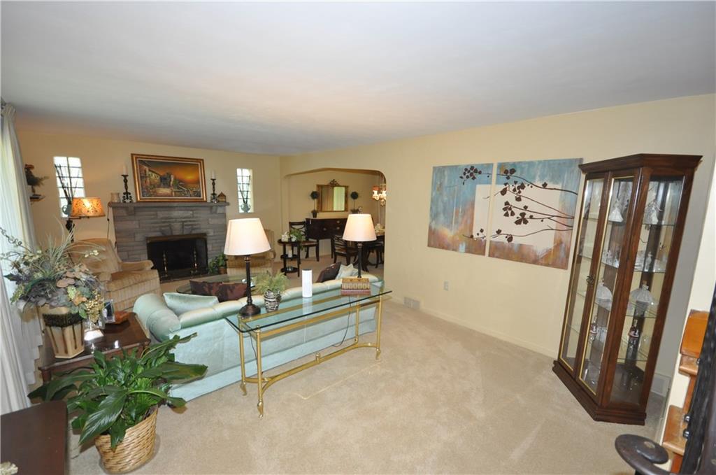 5243 McAnulty Road Pittsburgh, PA 15236 - Photo 5 of 17 Gallery Image 5