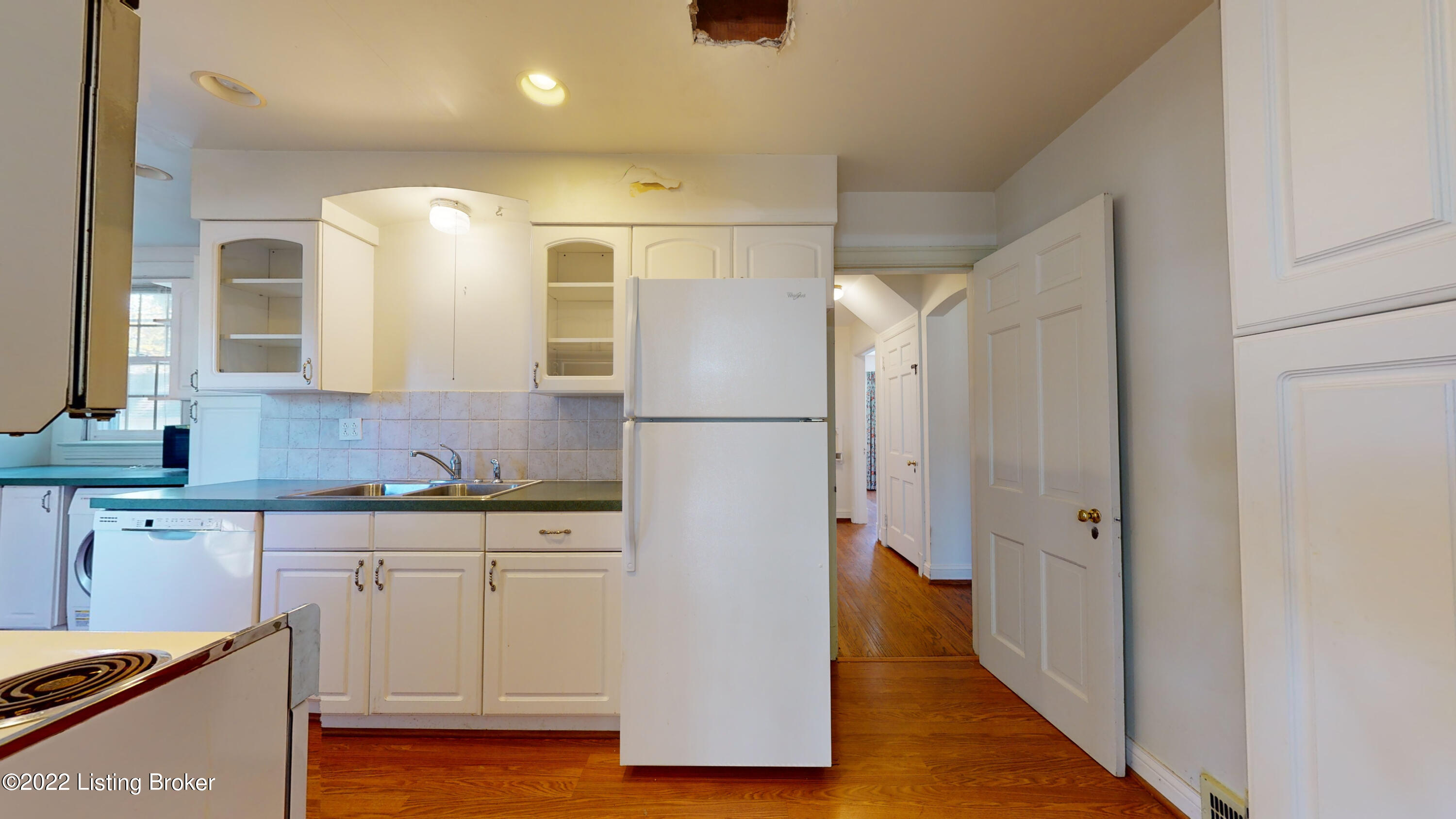 129 Heady Avenue Louisville, KY 40207 - Photo 10 of 36 129-Heady-10092022_180607
