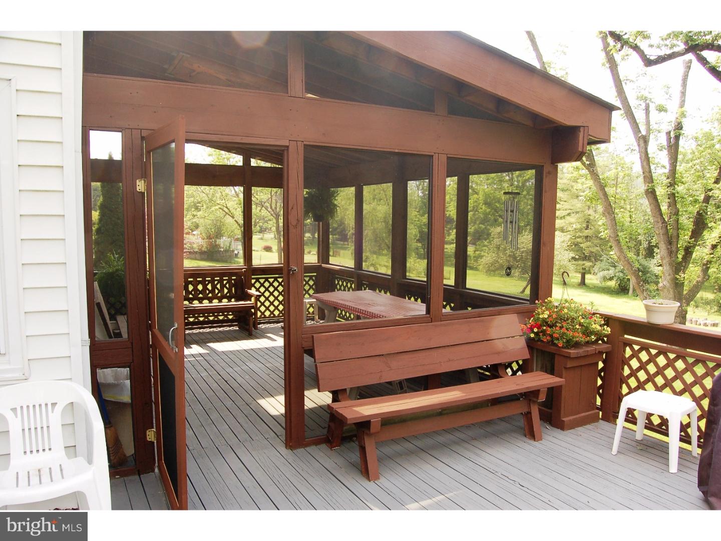 77 Woodhill Road Newtown, PA 18940 - Photo 19 of 23 Deck
