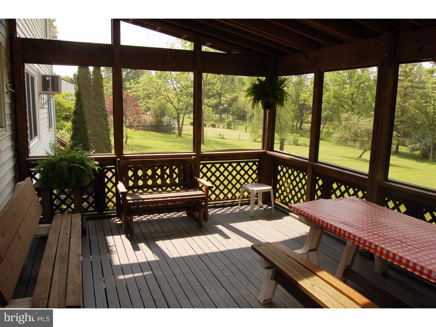 77 Woodhill Road Newtown, PA 18940 - Photo 20 of 23 Deck