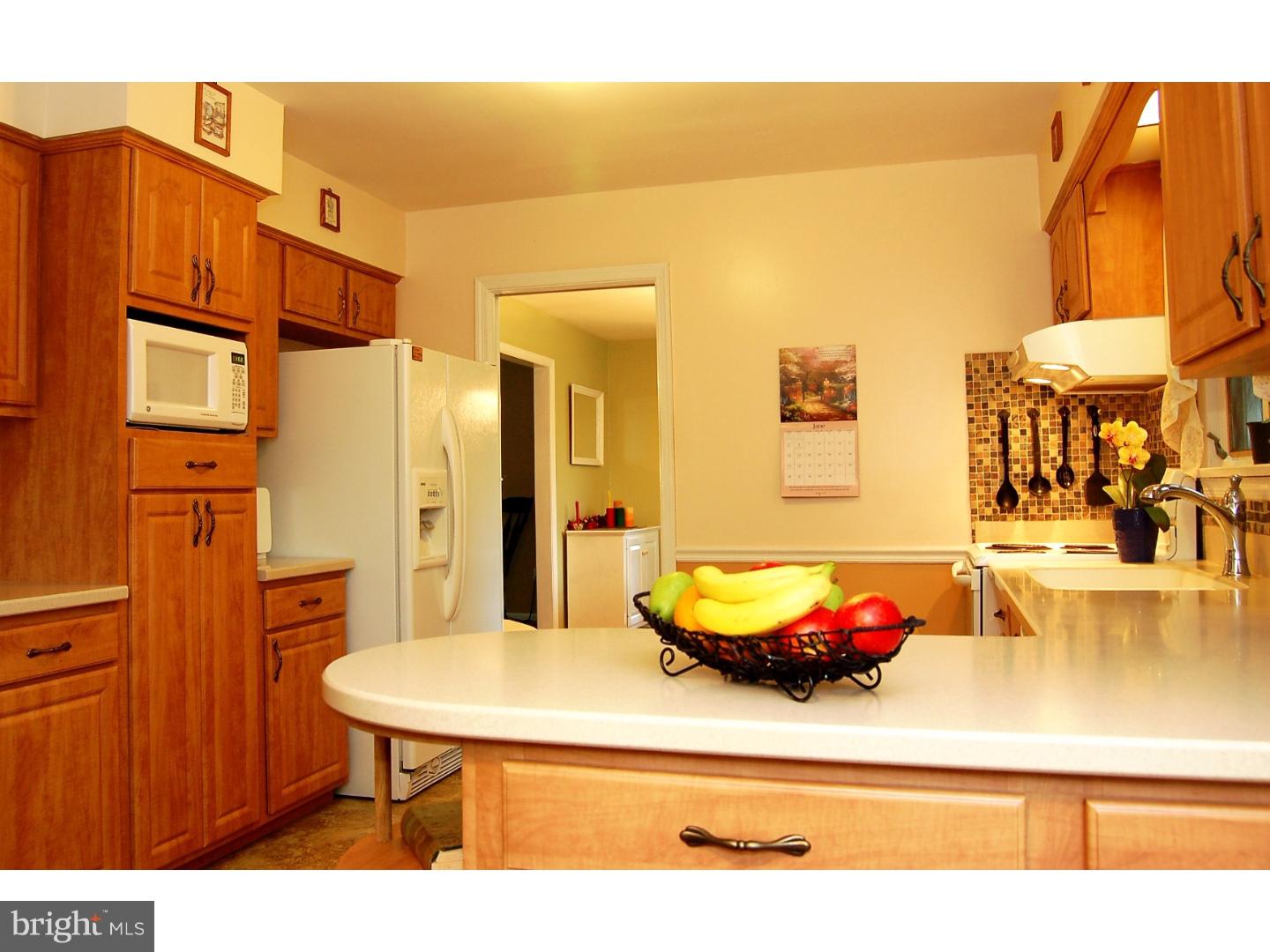 77 Woodhill Road Newtown, PA 18940 - Photo 9 of 23 Kitchen