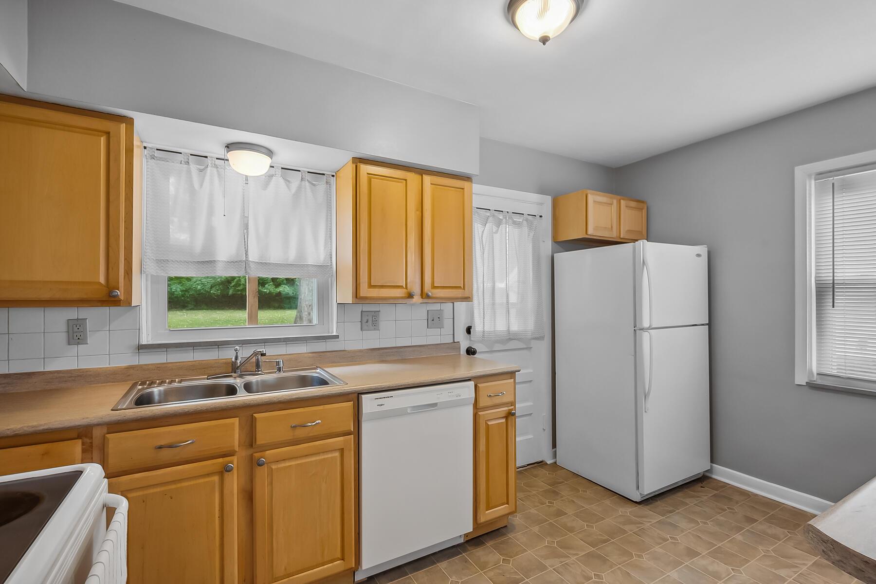 5503 Linworth Road Columbus, OH 43235 - Photo 12 of 47 Back entry at kitchen