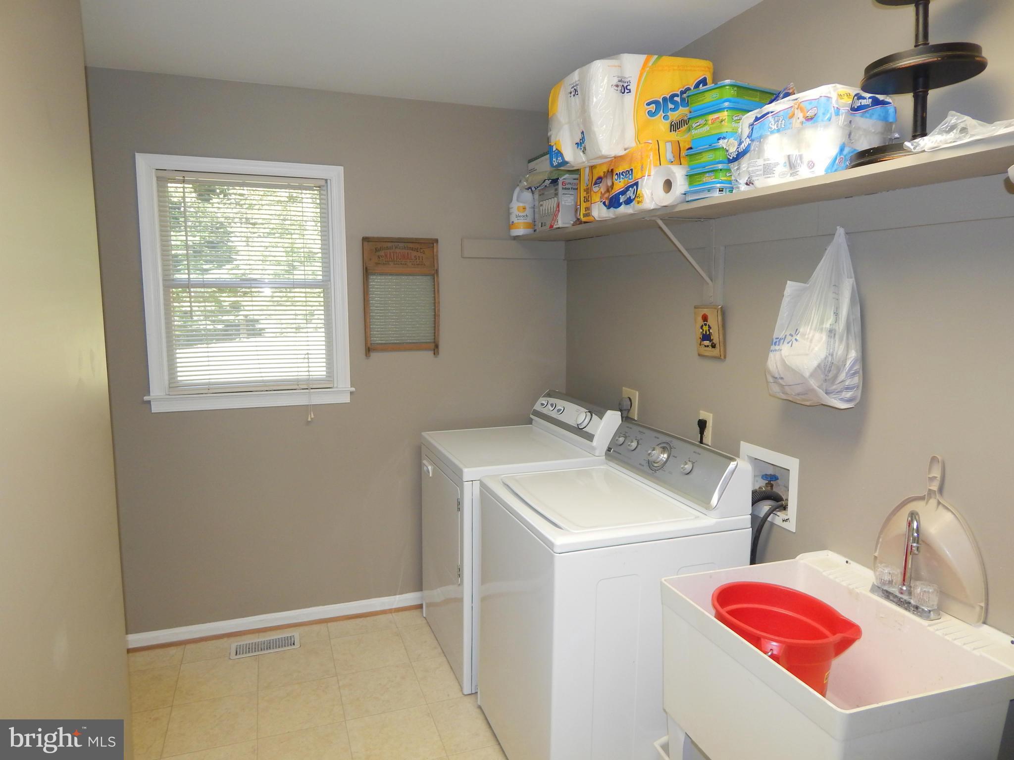 8246 Sinclair Mill Road Manassas, VA 20112 - Photo 16 of 30 Laundry Rm on Main Level w/Basement