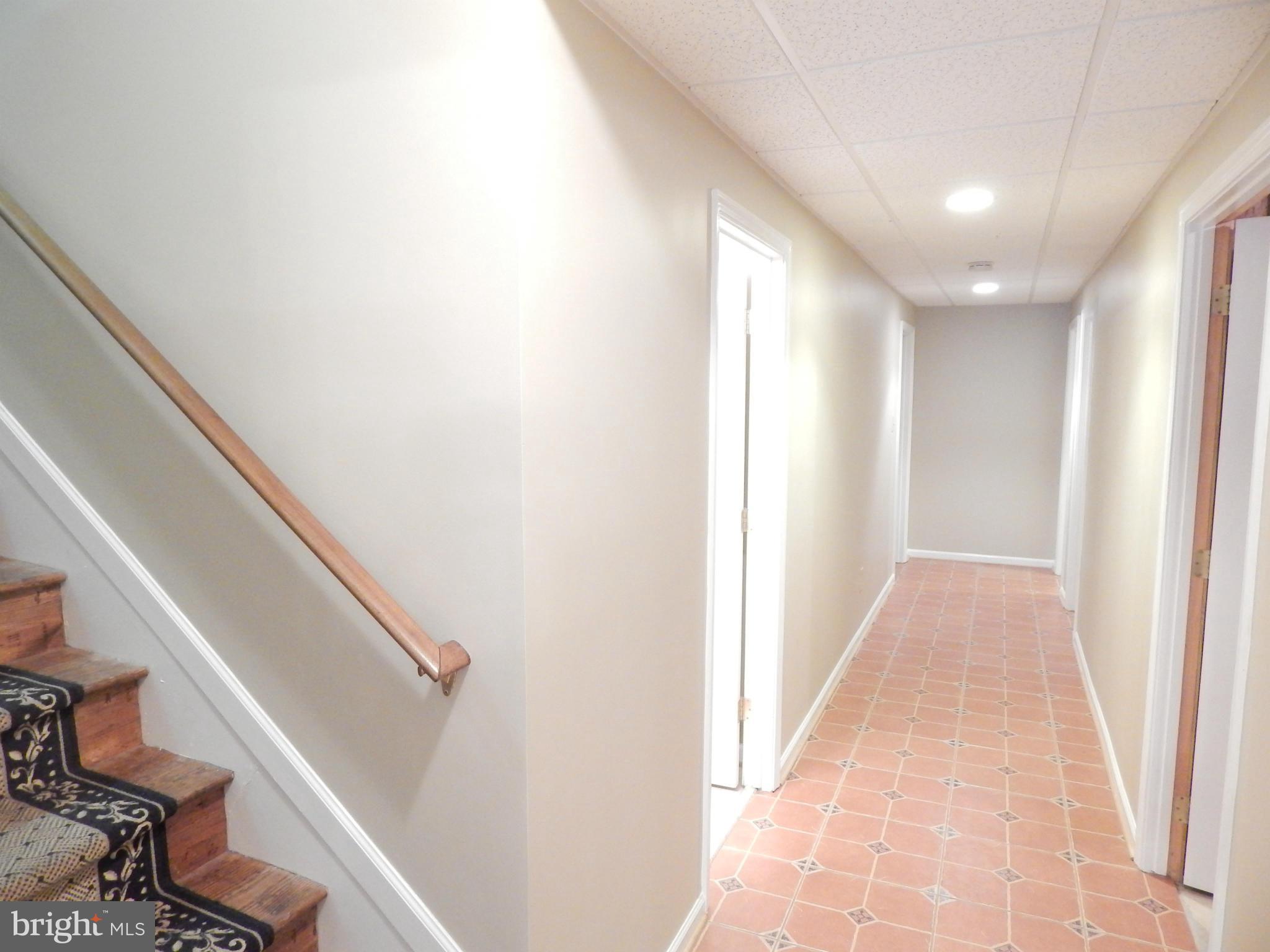 8246 Sinclair Mill Road Manassas, VA 20112 - Photo 17 of 30 Lower Level Hallway