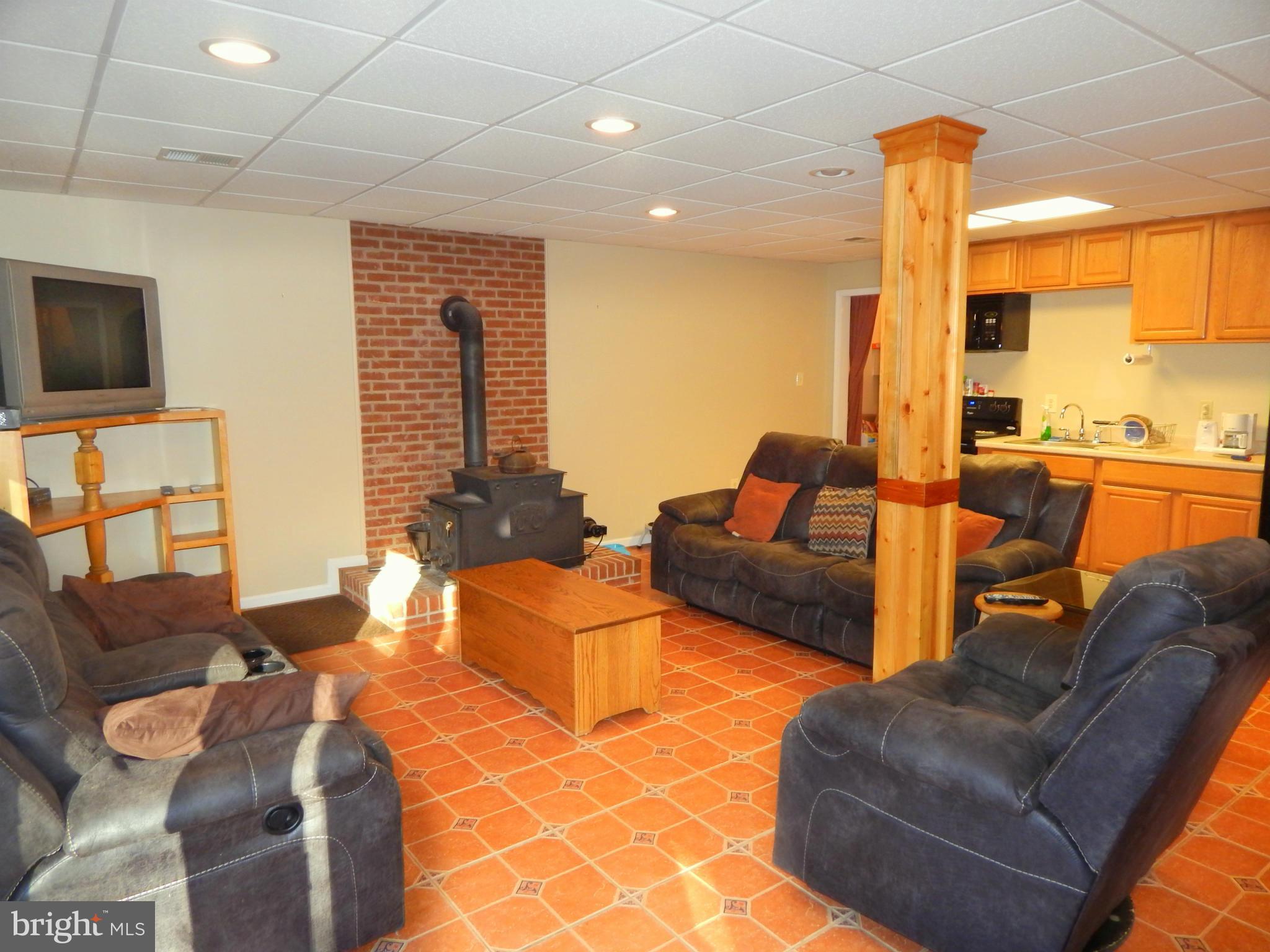 8246 Sinclair Mill Road Manassas, VA 20112 - Photo 19 of 30 Basement Family Rm,View #2 w/ "Kitchenette" Area