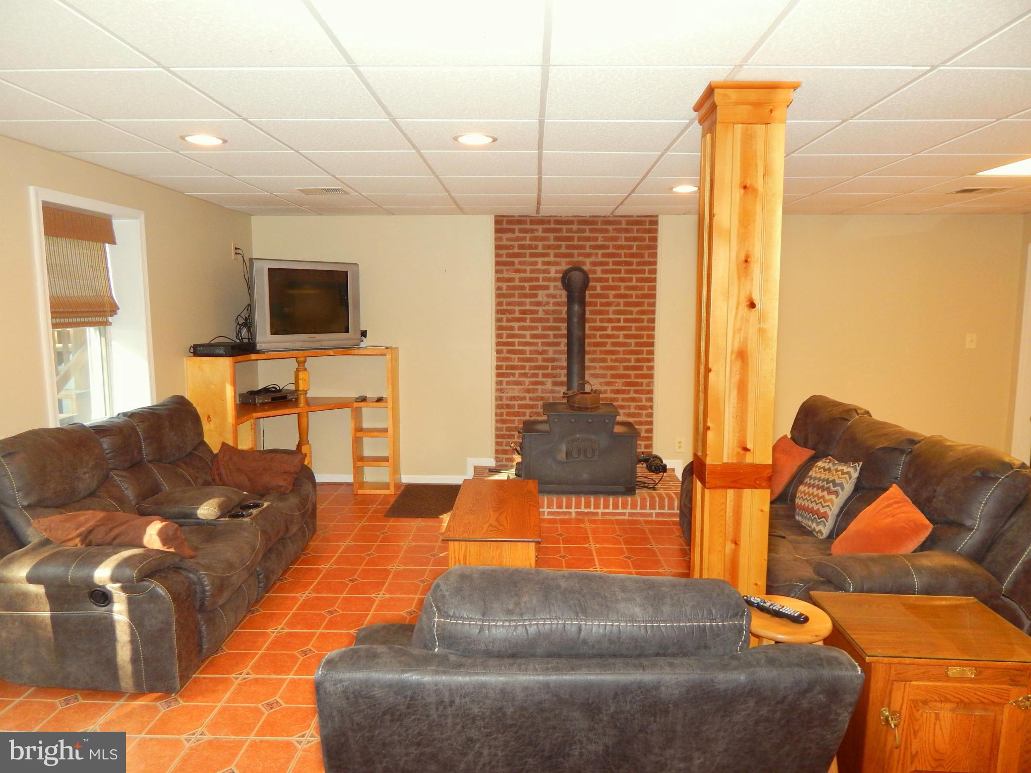 8246 Sinclair Mill Road Manassas, VA 20112 - Photo 20 of 30 Walk-Out Basement, View #3 w/ Family Room