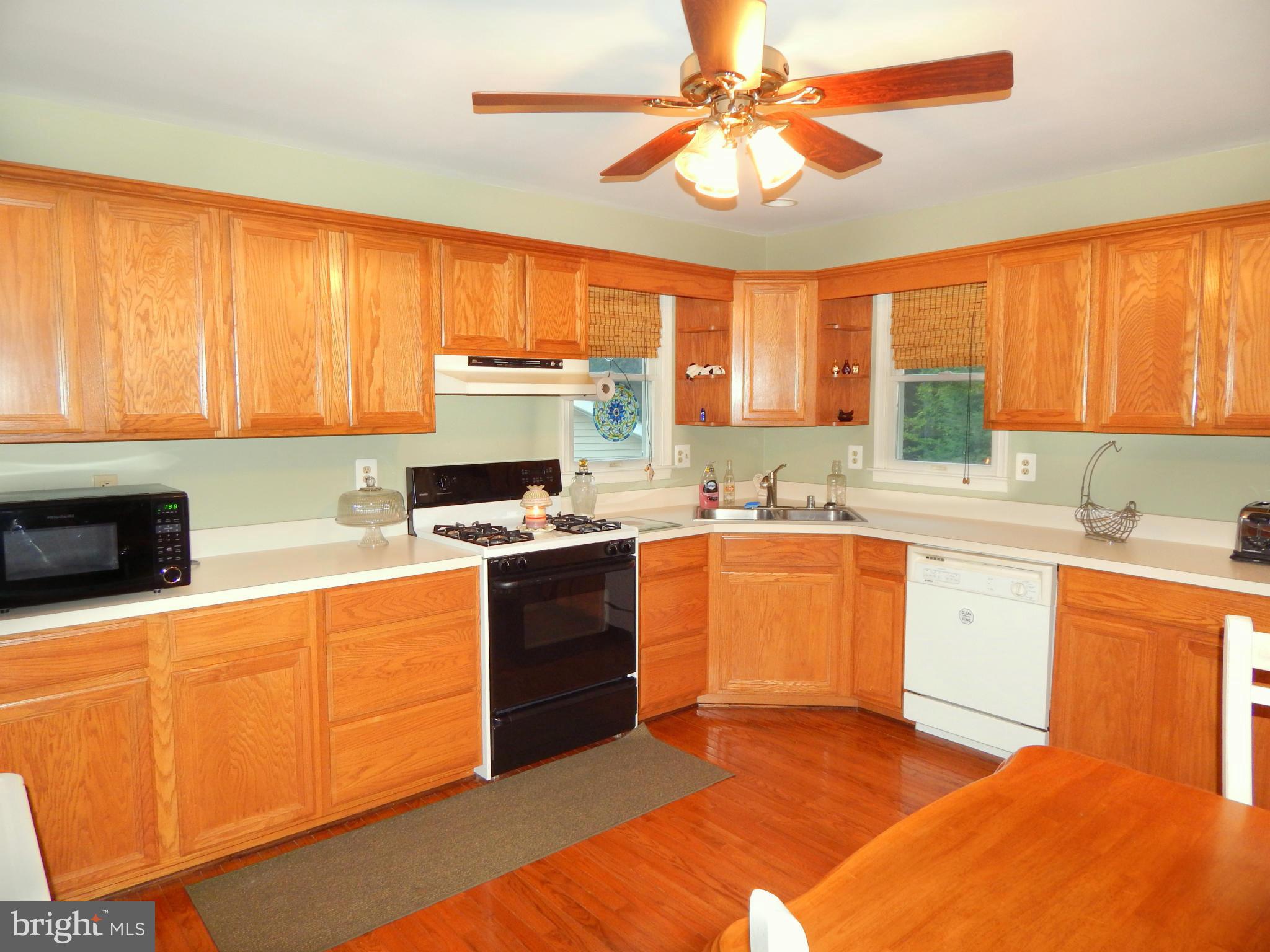 8246 Sinclair Mill Road Manassas, VA 20112 - Photo 6 of 30 Kitchen, View #2