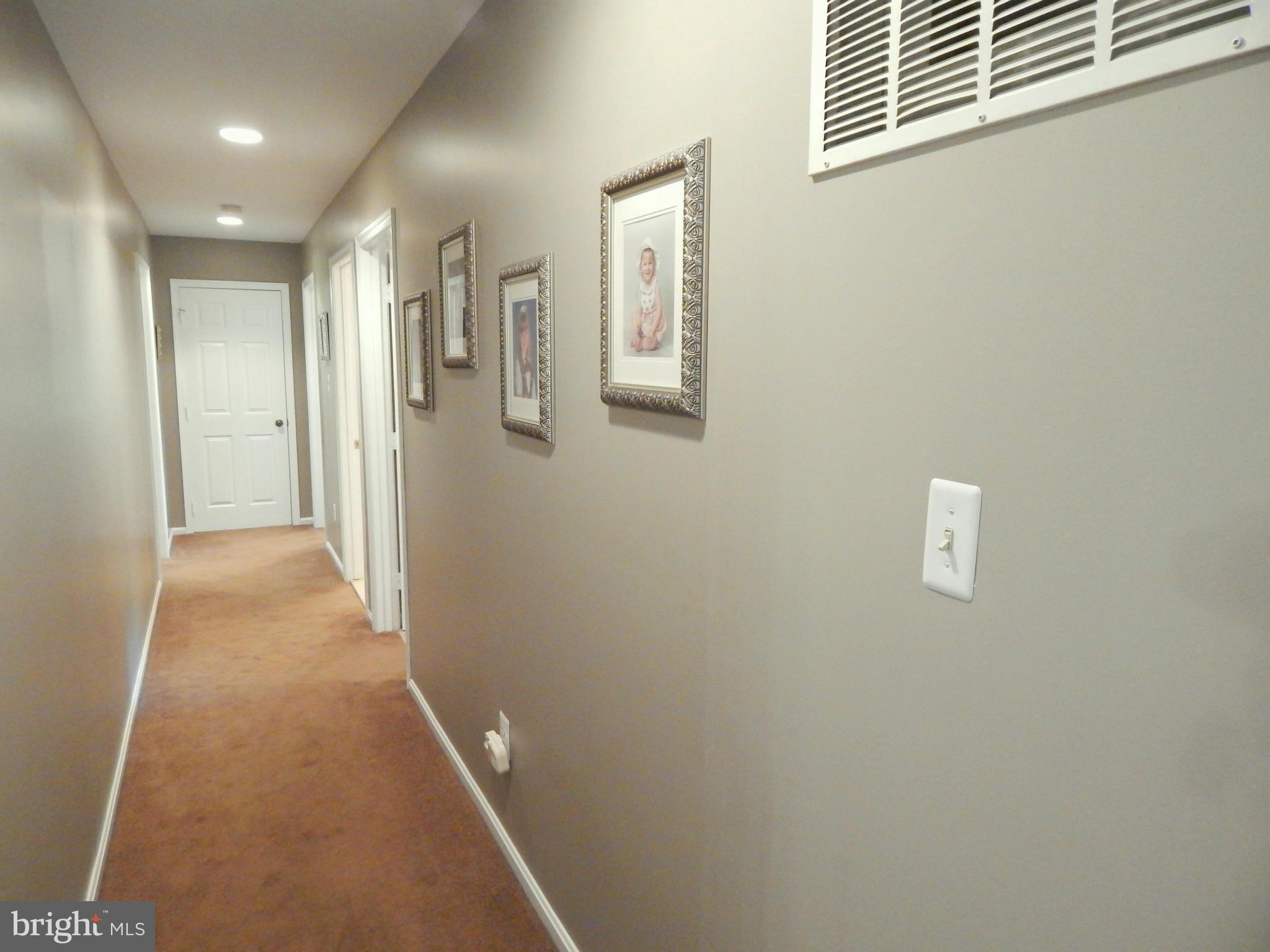 8246 Sinclair Mill Road Manassas, VA 20112 - Photo 8 of 30 Main Level Hallway