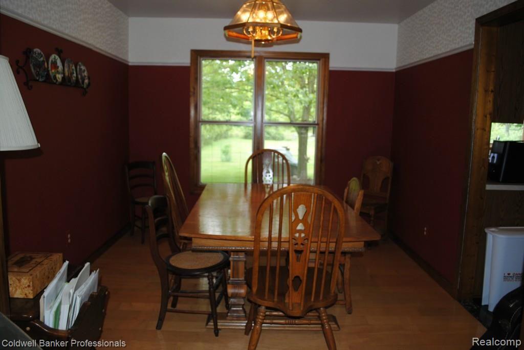 562 East Dawson Road Milford, MI 48381 - Photo 4 of 22 044.jpg