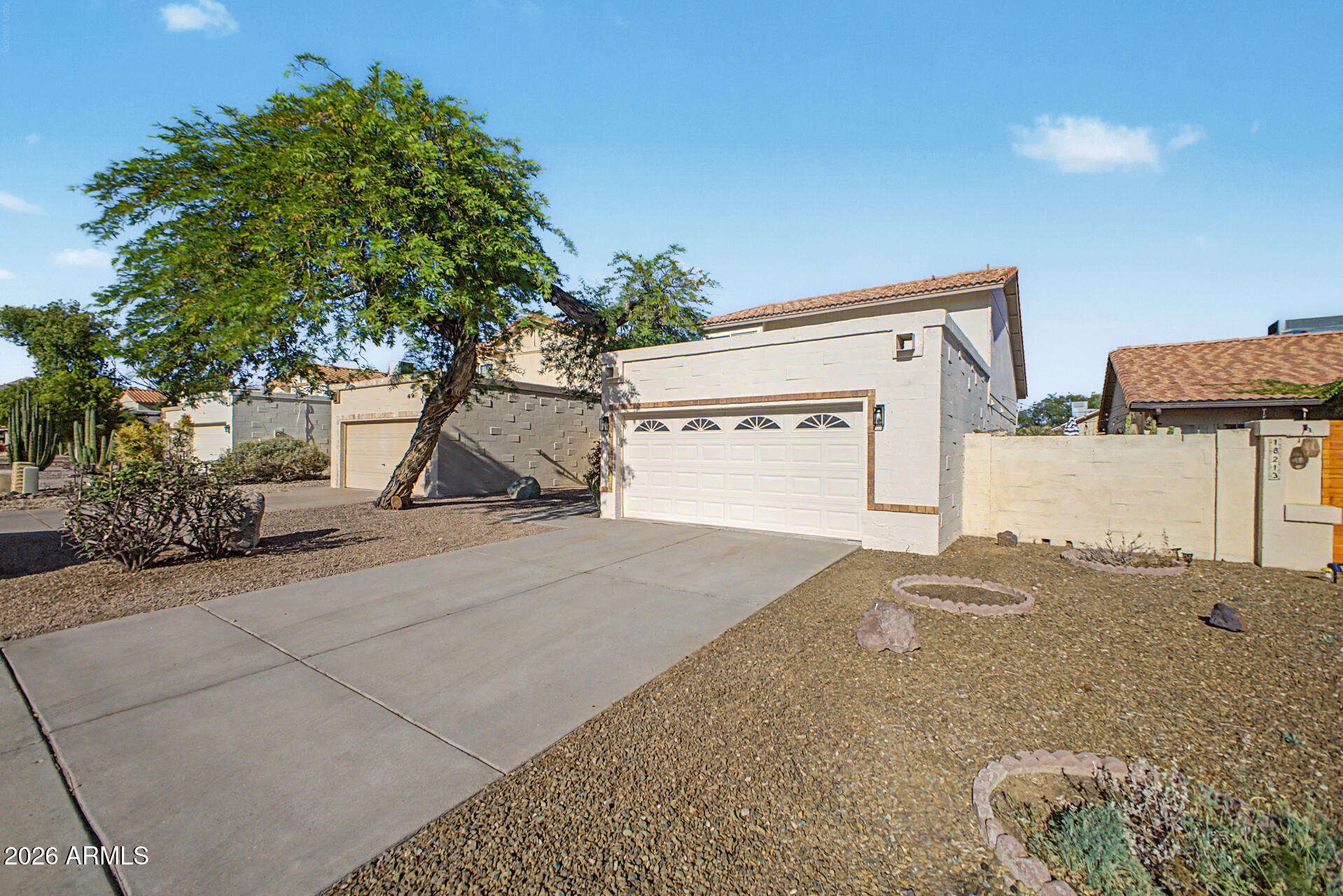 18217 North 16th Way Phoenix, AZ 85022 - Photo 3 of 24 03 - 16th