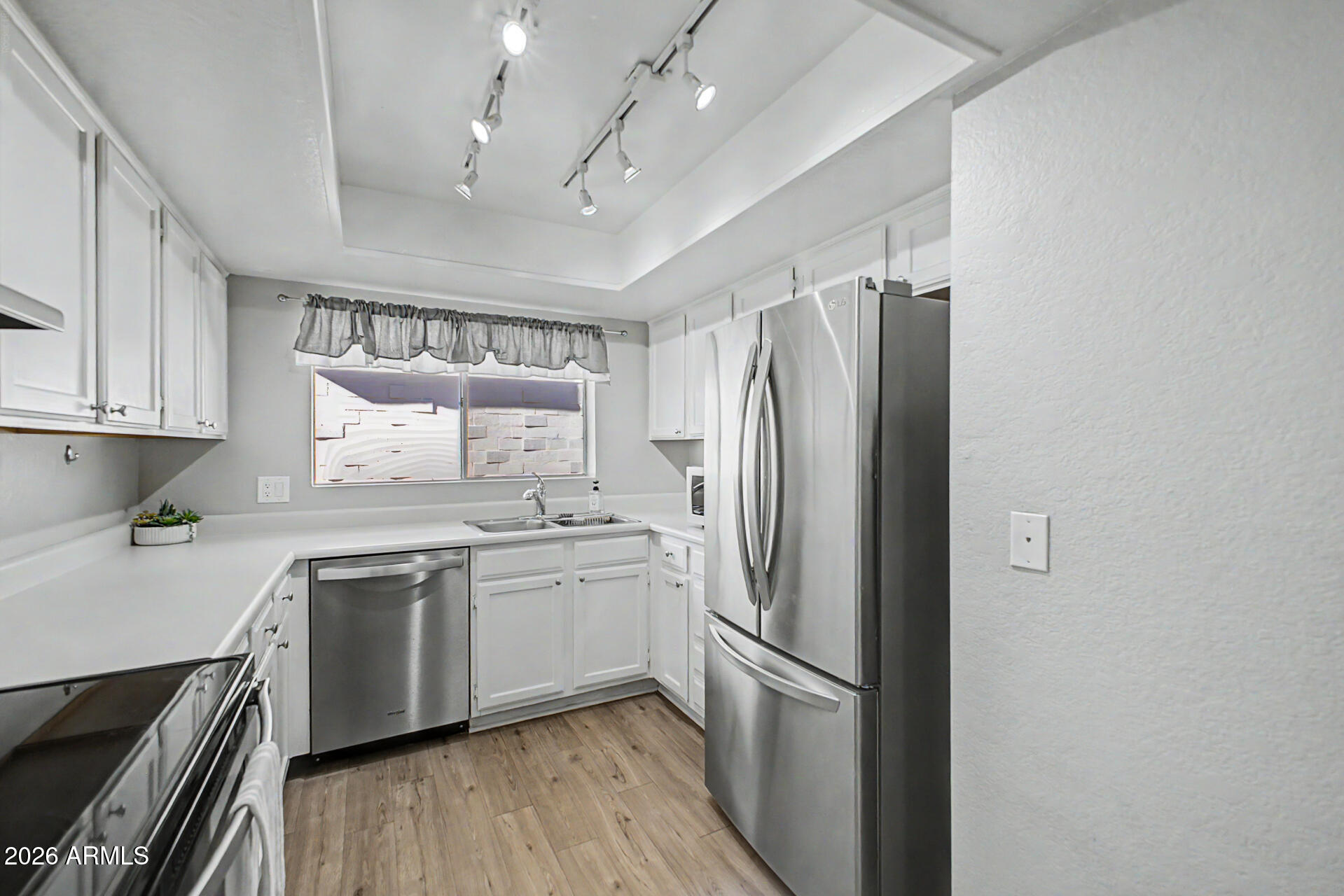 18217 North 16th Way Phoenix, AZ 85022 - Photo 10 of 24 10 - 16th