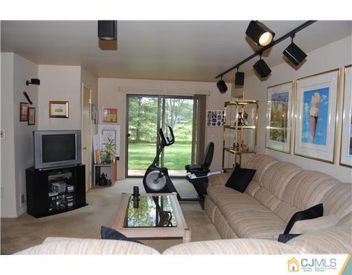 1247 Carlisle Road North Brunswick, NJ 08902 - Photo 5 of 16 Gallery Image 5