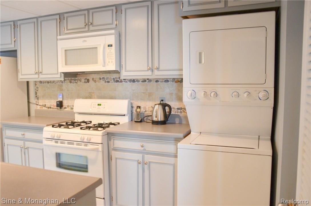 622 North Riverside Avenue St. Clair, MI 48079 - Photo 32 of 49 32.jpg