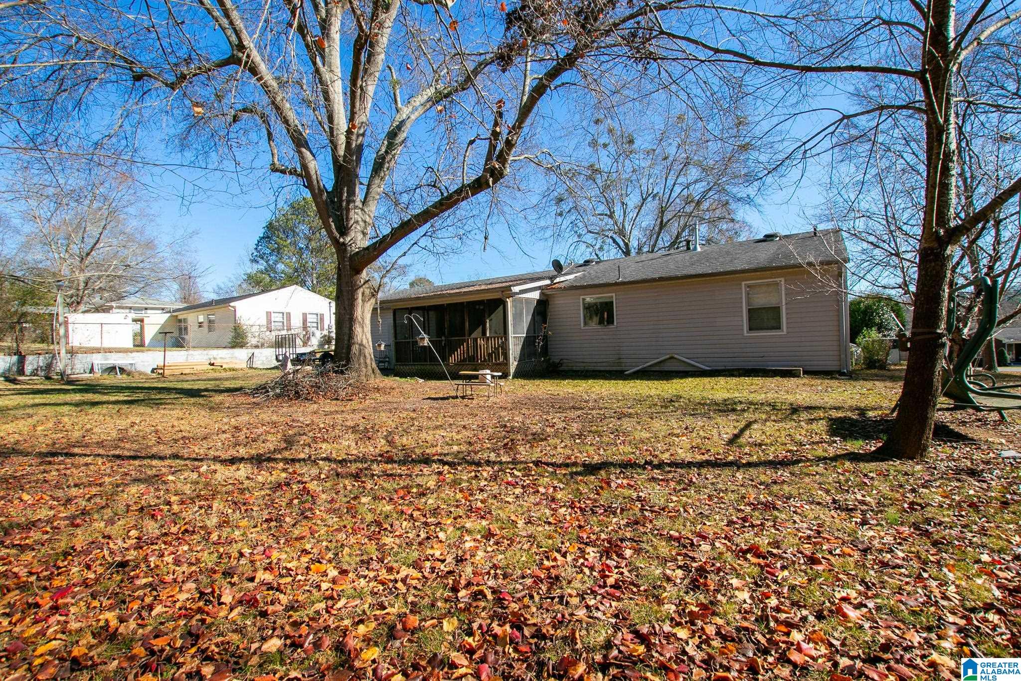 1104 Park Avenue Oneonta, AL 35121 - Photo 5 of 29