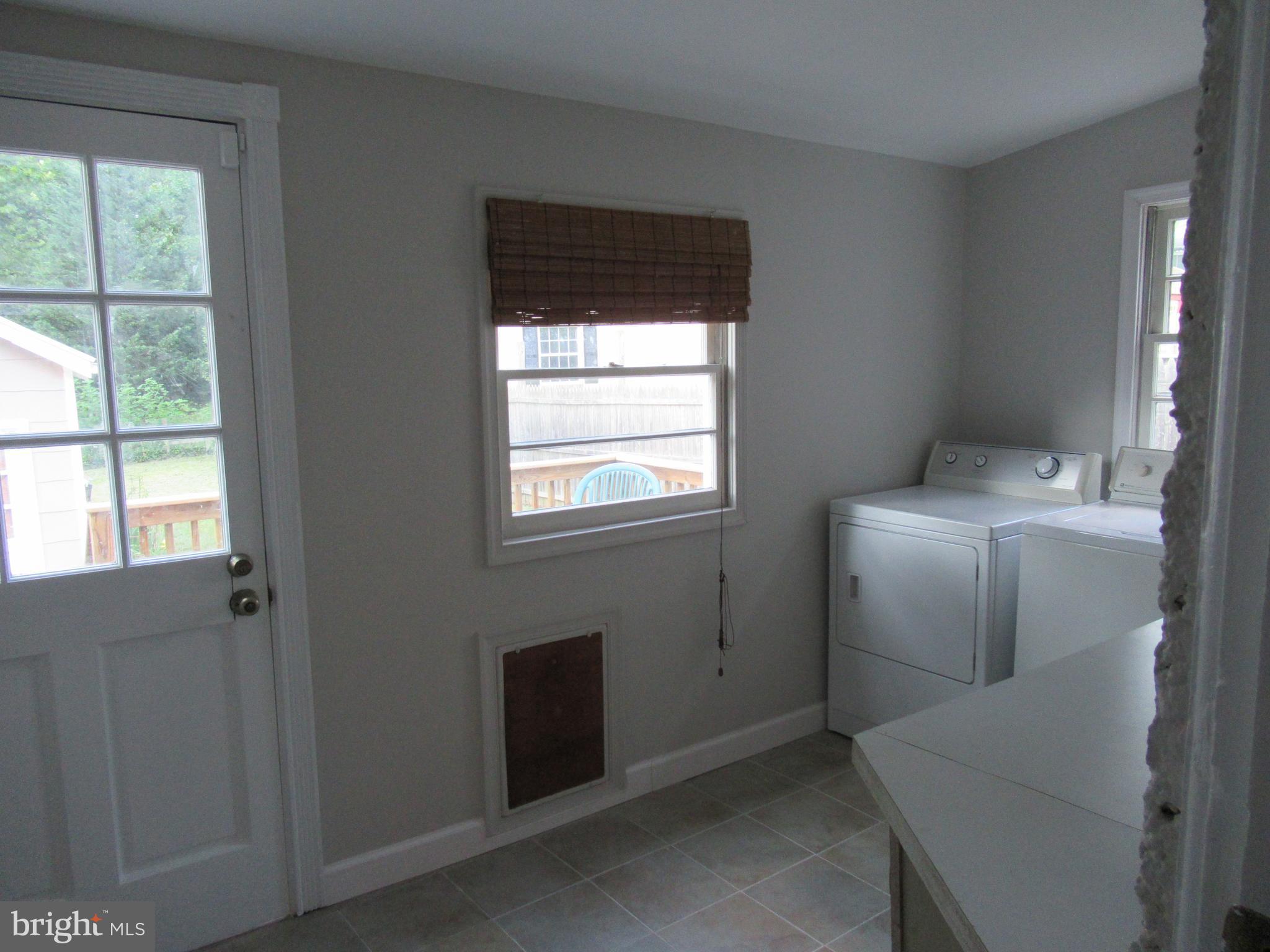 5902 Berwyn Road Berwyn Heights, MD 20740 - Photo 14 of 25 Sunroom/Laundry room