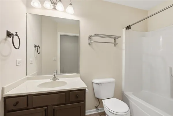 $2,495 | 28909 Pondview Drive, Lakemoor, IL 60051