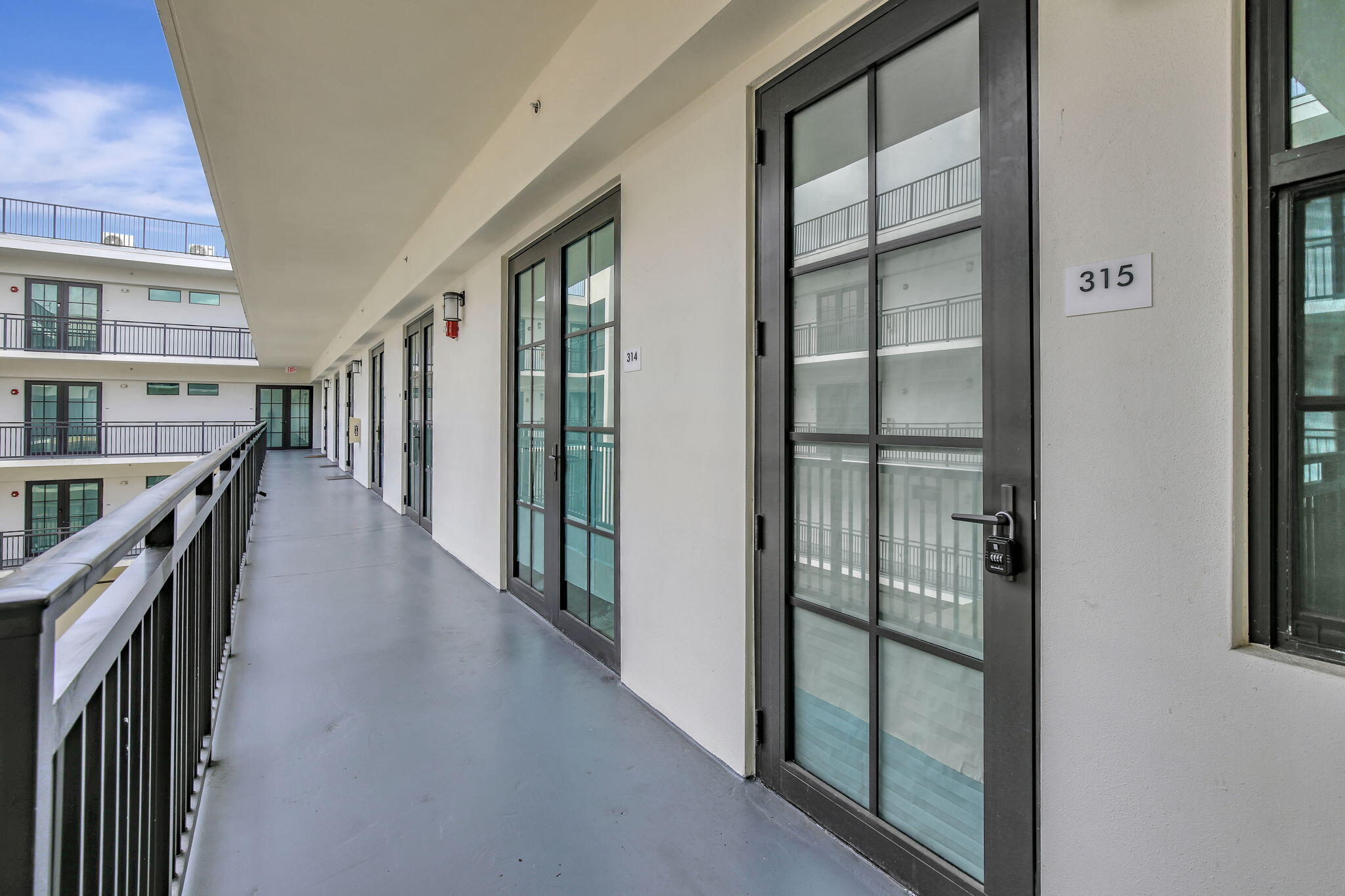 4100 Southwest 64th Avenue, Unit 315 Davie, FL 33314 - Photo 11 of 16 7-web-or-mls-_A7A6326