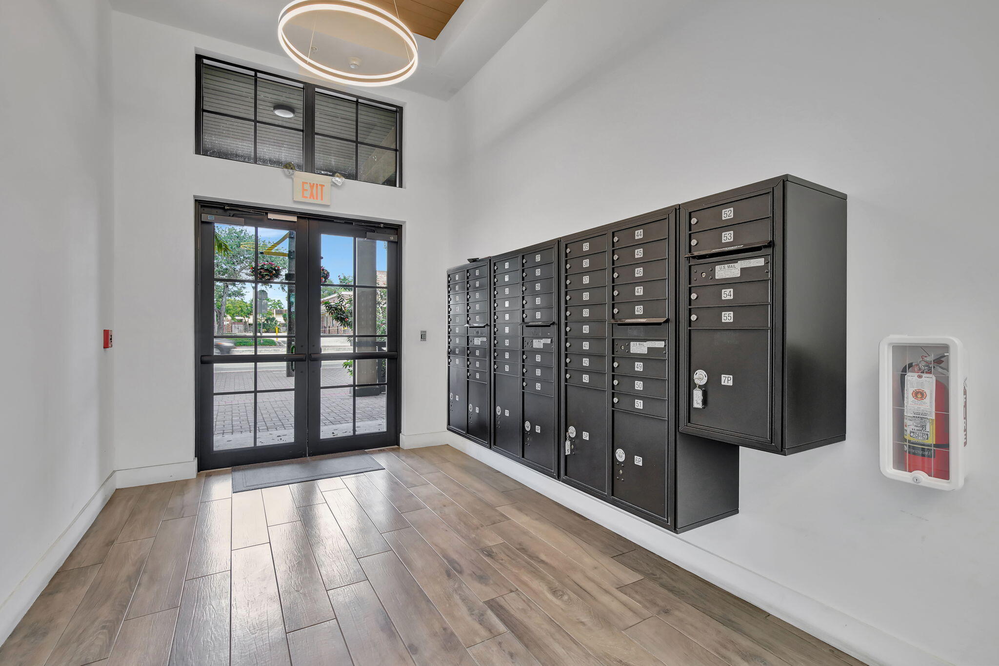 4100 Southwest 64th Avenue, Unit 315 Davie, FL 33314 - Photo 12 of 16 28-web-or-mls-_A7A6336