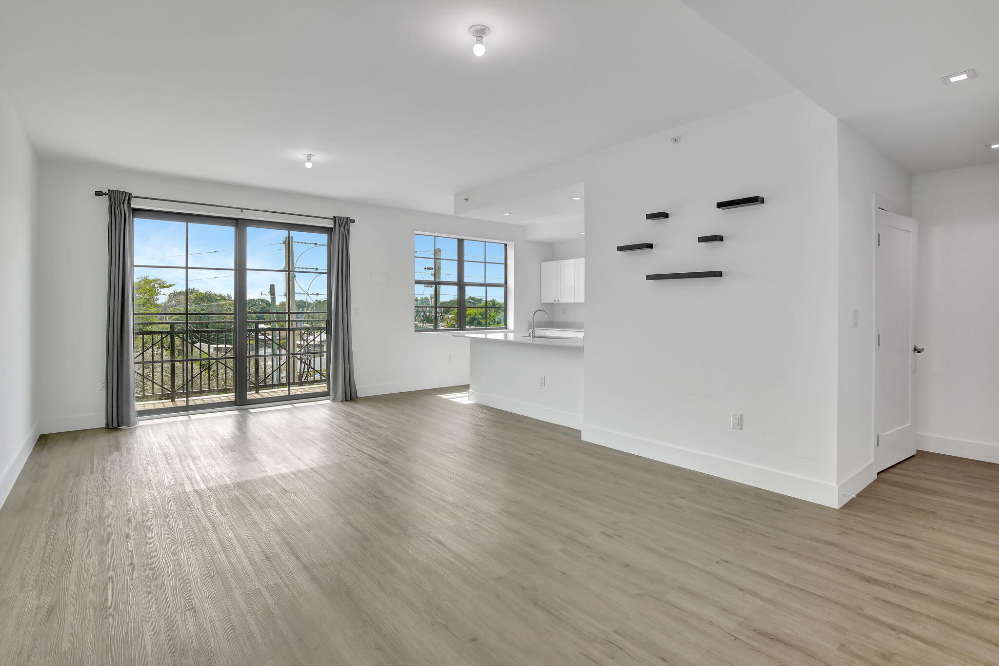 4100 Southwest 64th Avenue, Unit 315 Davie, FL 33314 - Photo 2 of 16 9-web-or-mls-_A7A6231