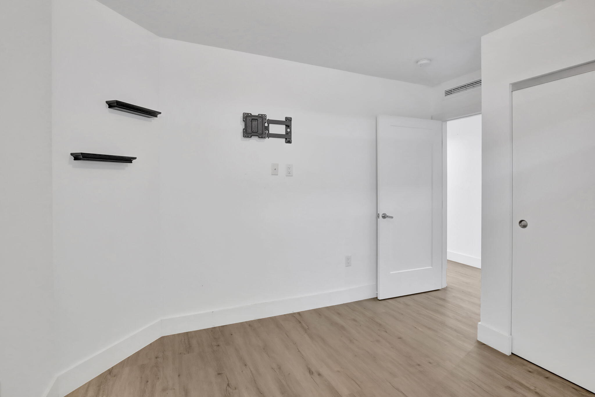 4100 Southwest 64th Avenue, Unit 315 Davie, FL 33314 - Photo 6 of 16 22-web-or-mls-_A7A6311