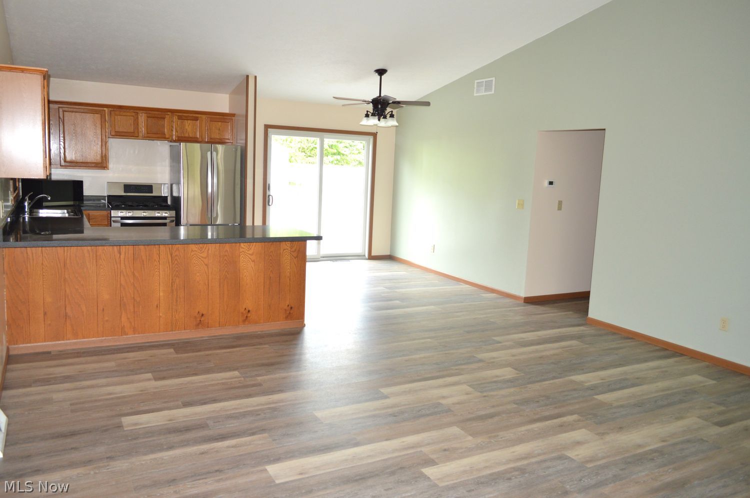 3701 Austin Road Geneva, OH 44041 - Photo 4 of 21 Kitchen & Dining area