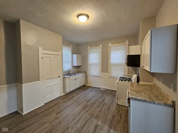 $1,499 | 224 Iowa Street, Indianapolis, IN 46225