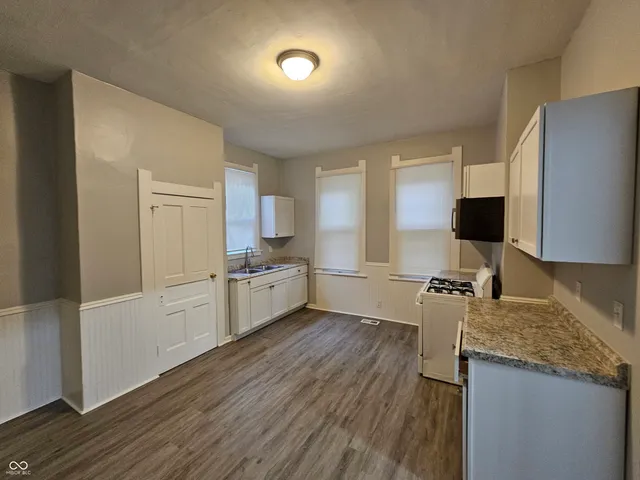 $1,575 | 224 Iowa Street, Indianapolis, IN 46225