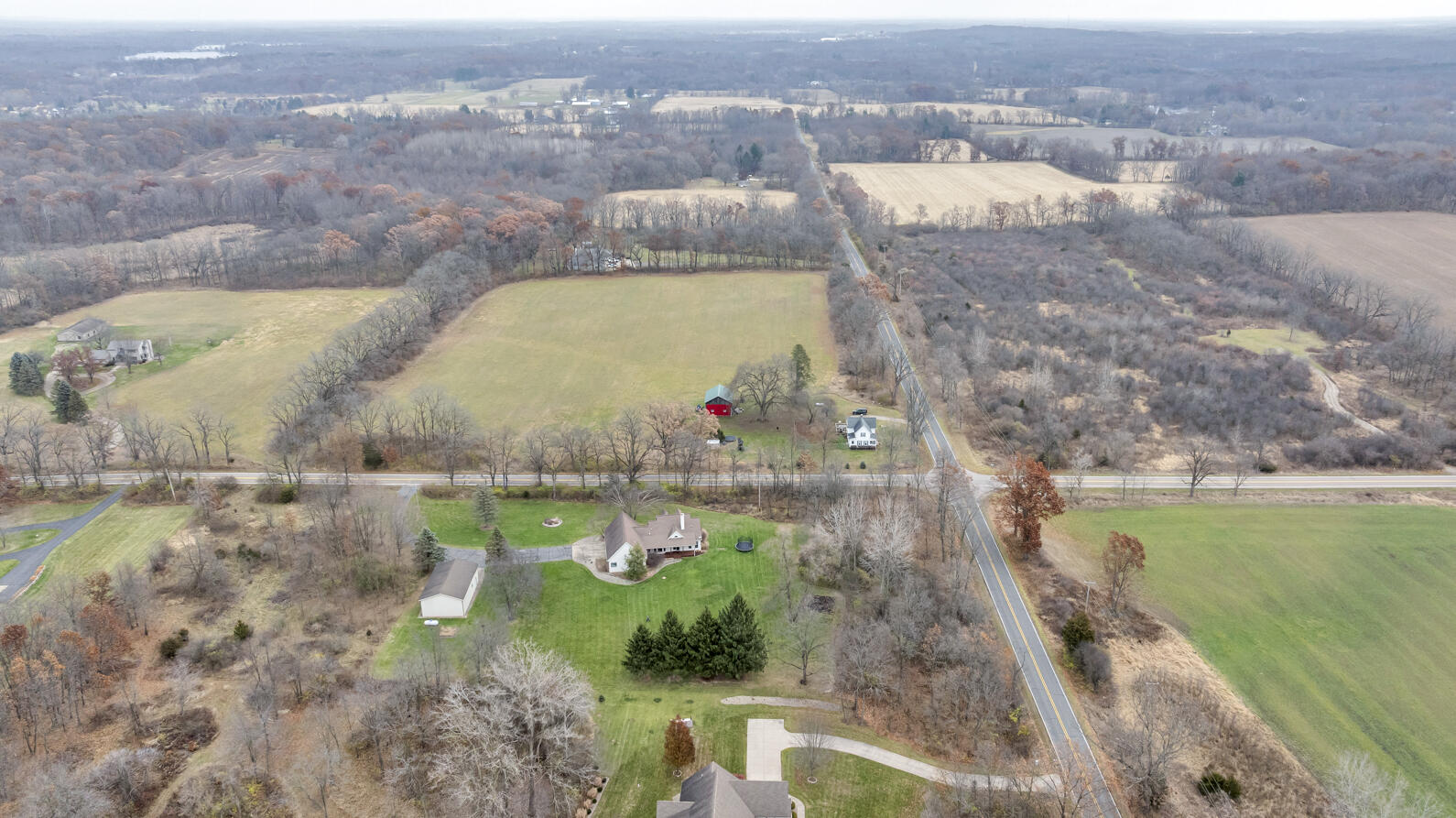 6550 Maple Dale Road Jackson, MI 49201 - Photo 40 of 43 DJI_20251121124249_0348_D