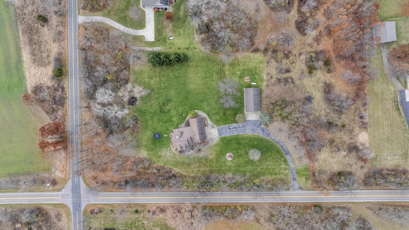 6550 Maple Dale Road Jackson, MI 49201 - Photo 4 of 43 DJI_20251121124059_0344_D