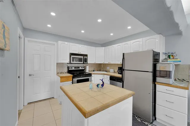 $2,200 | 4627 Bougainvilla Drive, Unit 1A, Lauderdale-by-the-Sea, FL 33308