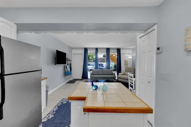 $2,200 | 4627 Bougainvilla Drive, Unit 1A, Lauderdale-by-the-Sea, FL 33308