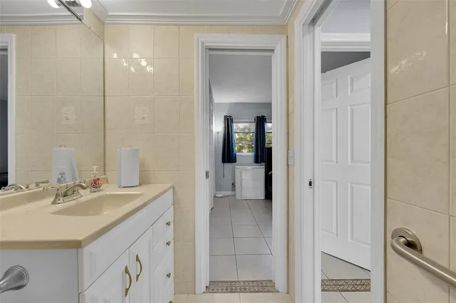 $2,200 | 4627 Bougainvilla Drive, Unit 1A, Lauderdale-by-the-Sea, FL 33308