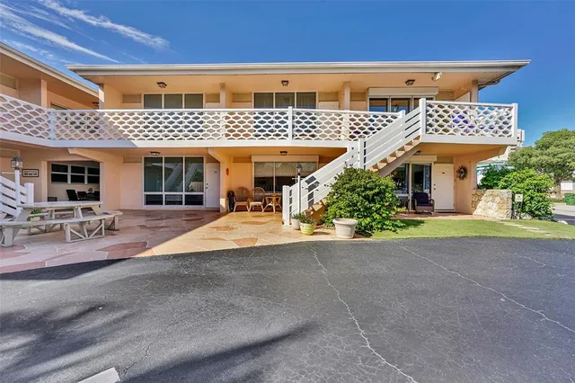 $2,200 | 4627 Bougainvilla Drive, Unit 1A, Lauderdale-by-the-Sea, FL 33308