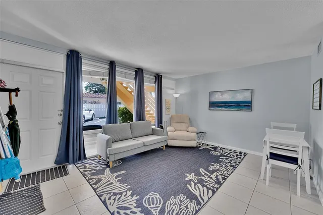 $2,200 | 4627 Bougainvilla Drive, Unit 1A, Lauderdale-by-the-Sea, FL 33308