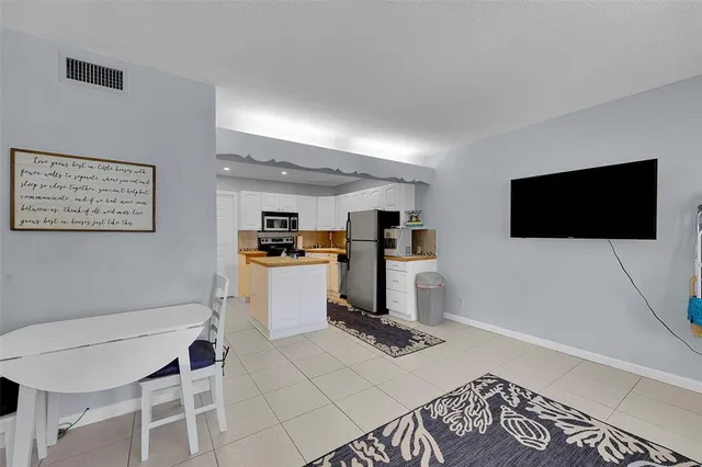 $2,200 | 4627 Bougainvilla Drive, Unit 1A, Lauderdale-by-the-Sea, FL 33308