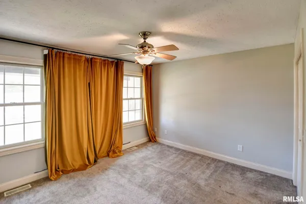 $349,900 | 400 Park Street, Rochester, IL 62563