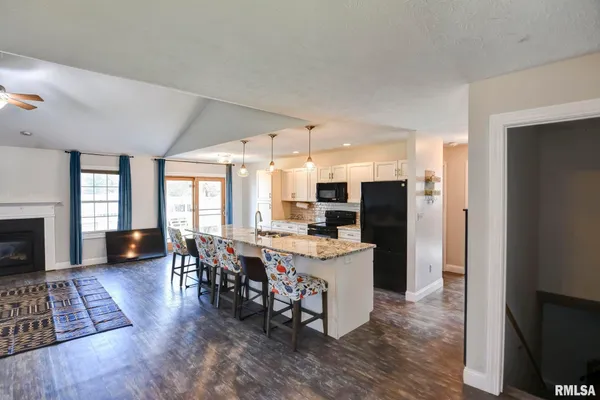 $349,900 | 400 Park Street, Rochester, IL 62563