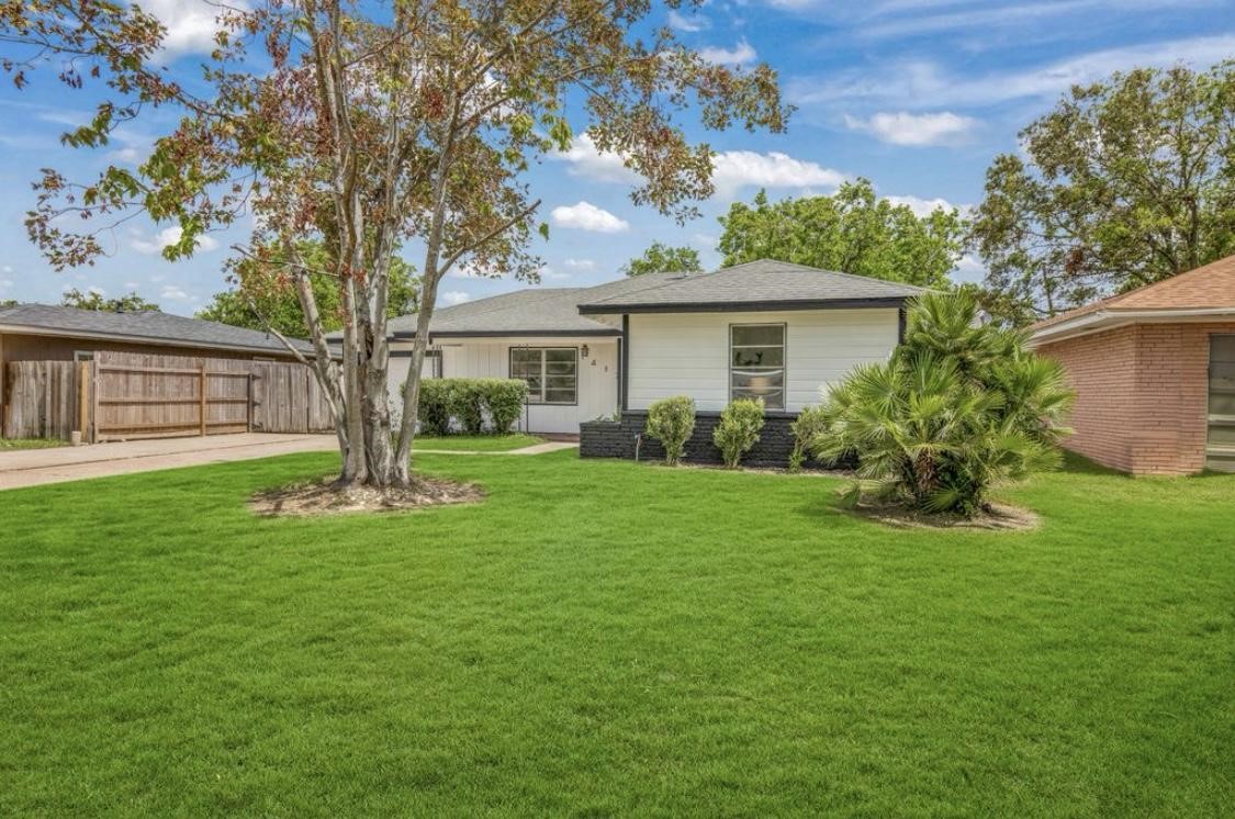 1412 West 10th Street Freeport, TX 77541 - Photo 2 of 26